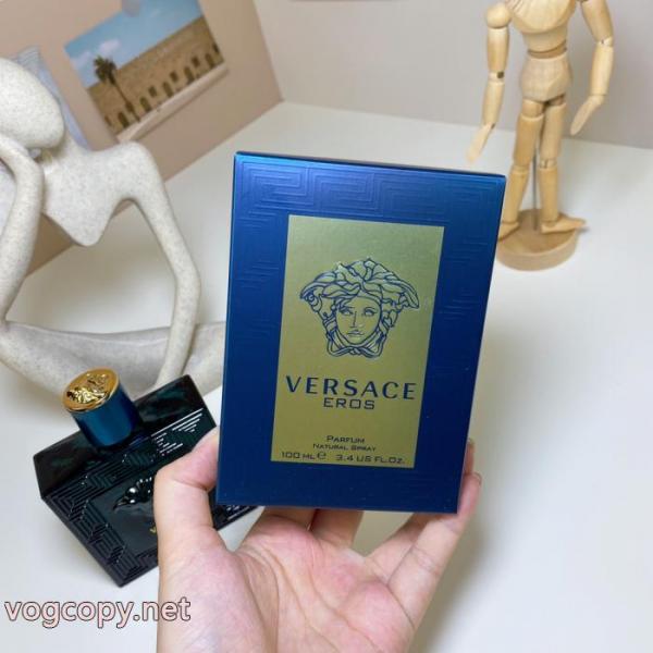 ブランドヴェルサーチブランド コピー s 級セレブ風 今シーズンのトレンドアイテム 使いやすい.. 3