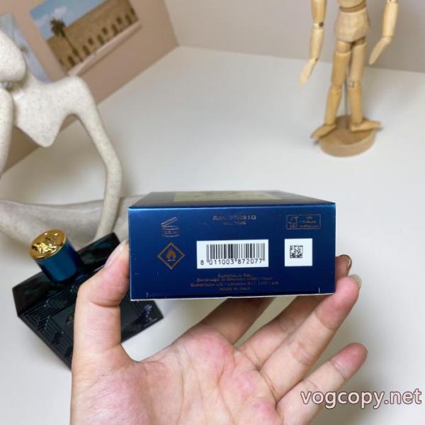 ブランドヴェルサーチブランド コピー s 級セレブ風 今シーズンのトレンドアイテム 使いやすい.. 4